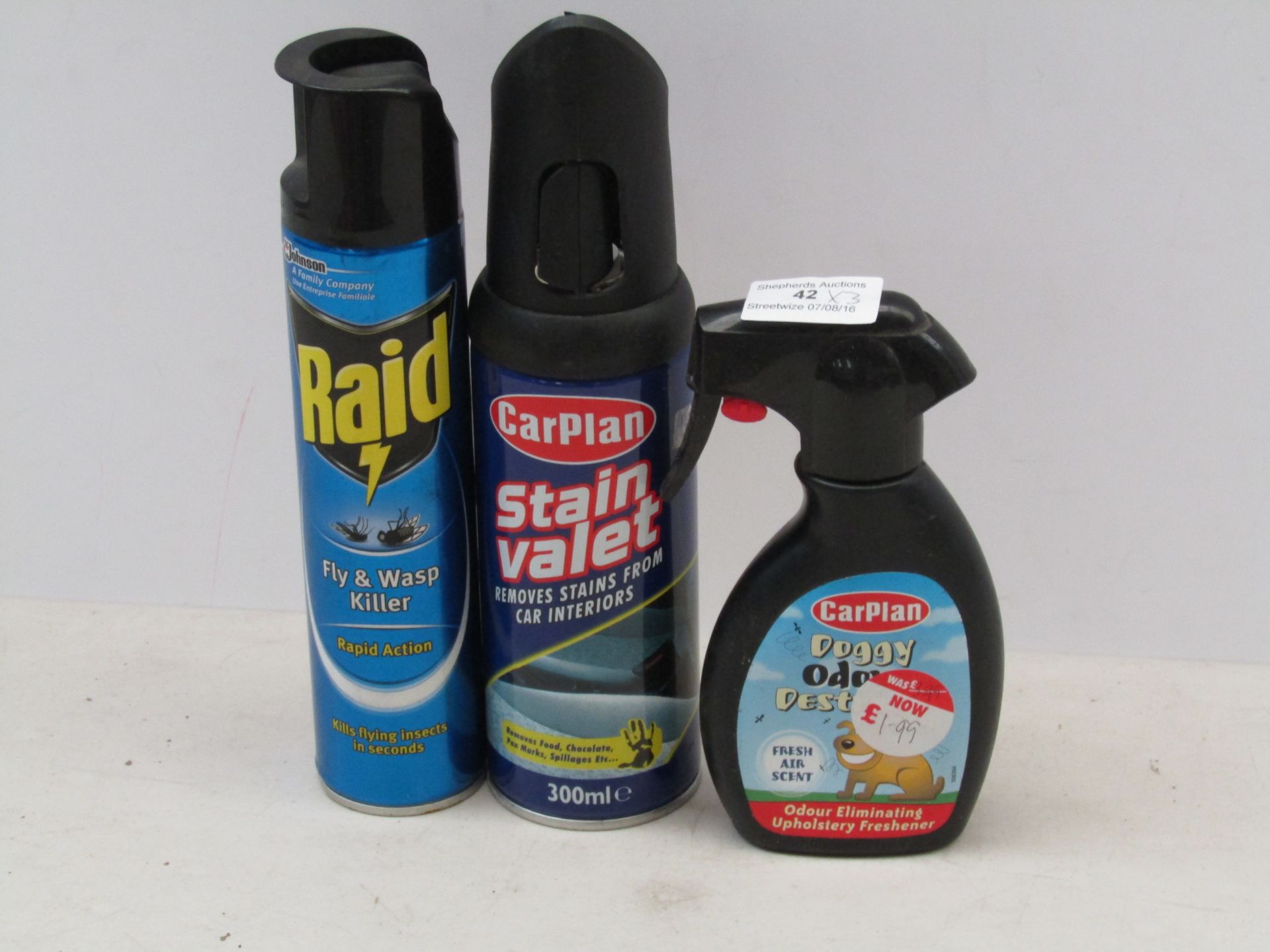 3x Items Being: - 250ml of Doggy Odor Destroyer - 300ml of Raid Fly & Wasp Killer - 300ml of Stain