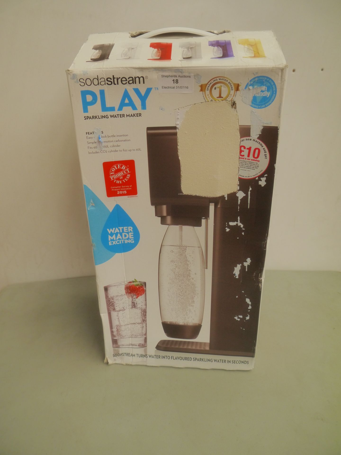 SodaStream Play sparkling water maker, Black colour, boxed.