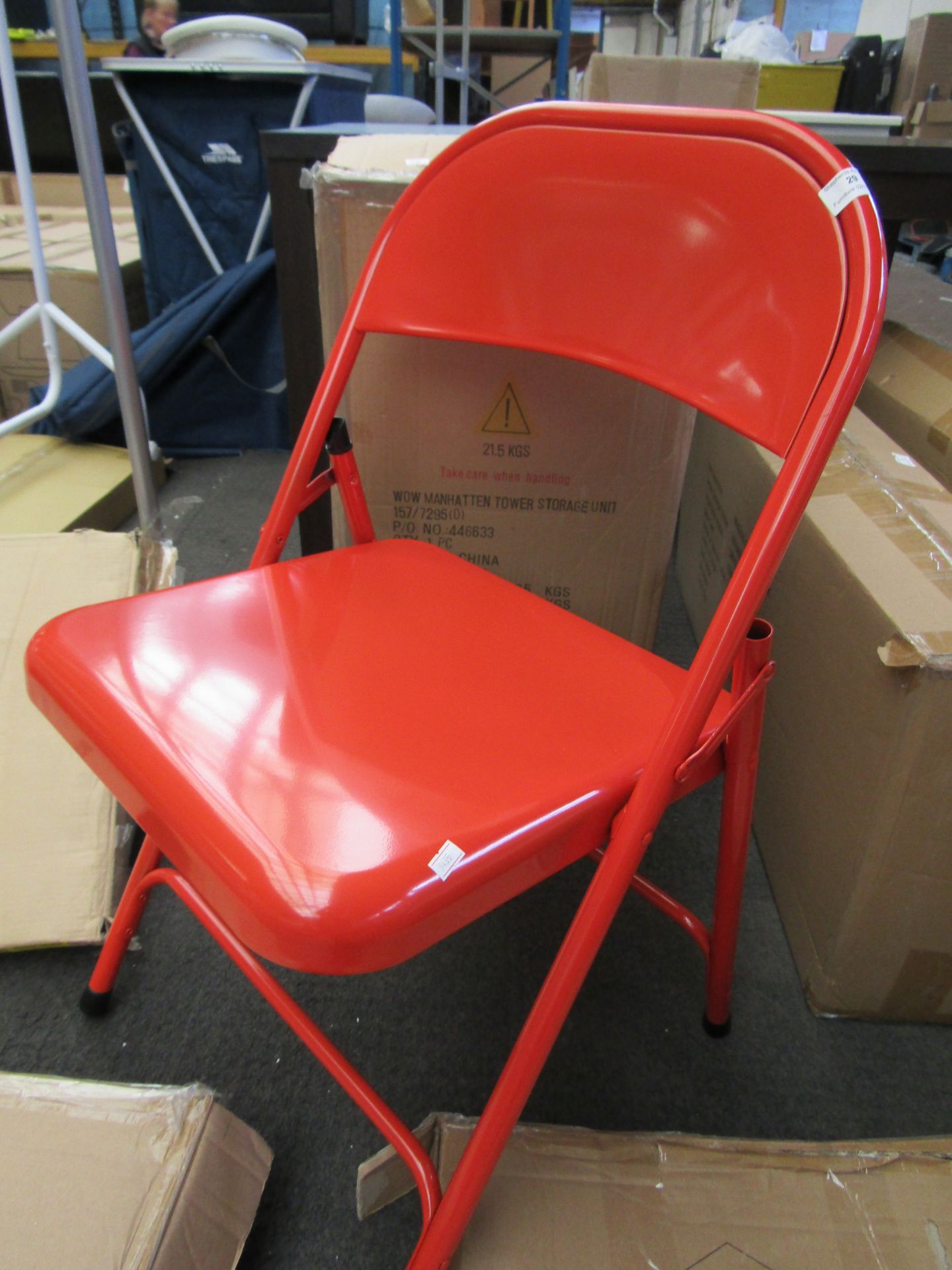 Habitat Macadam Red Metal Folding Chair. Size H78.5, W47, D49.5cm. Please Note Pictures are for - Image 2 of 2