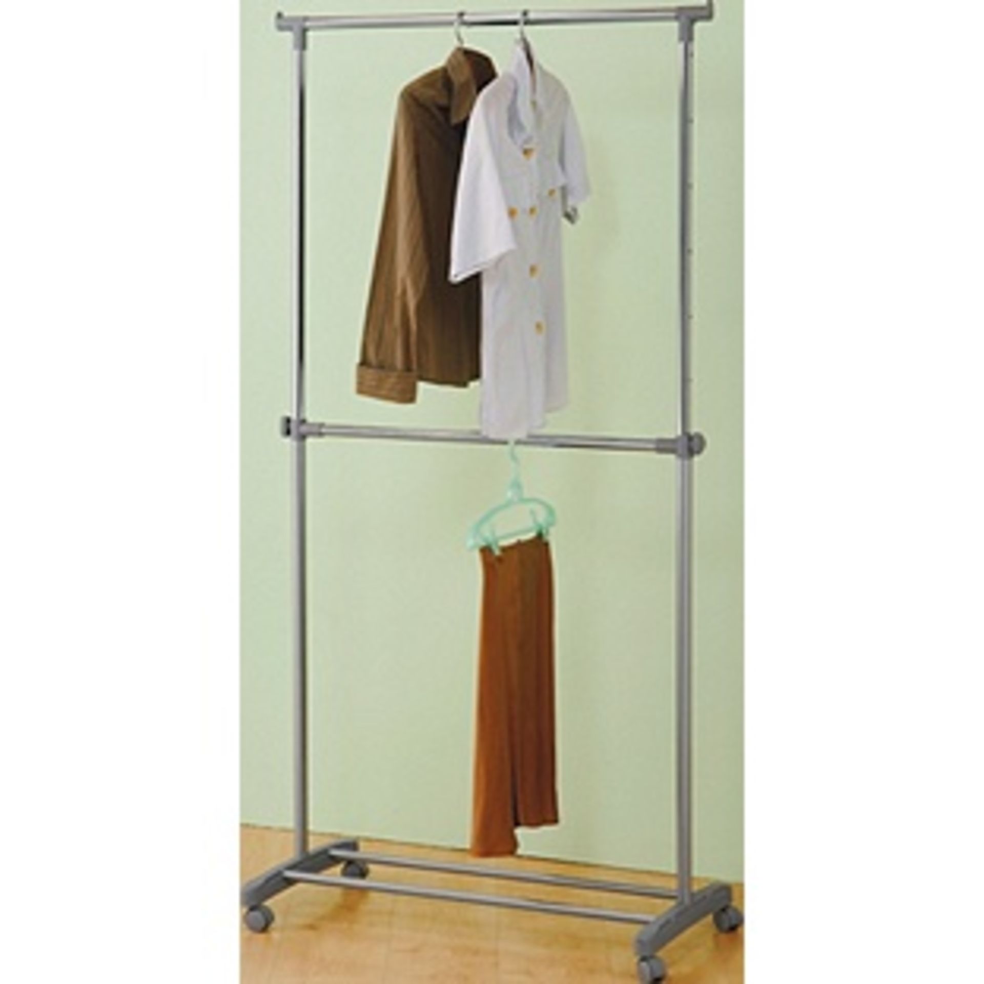 HOME Adjustable Chrome Plated 2 Tier Clothes Rail - Grey. Size H99.5, extending to 167, W84.5cm.