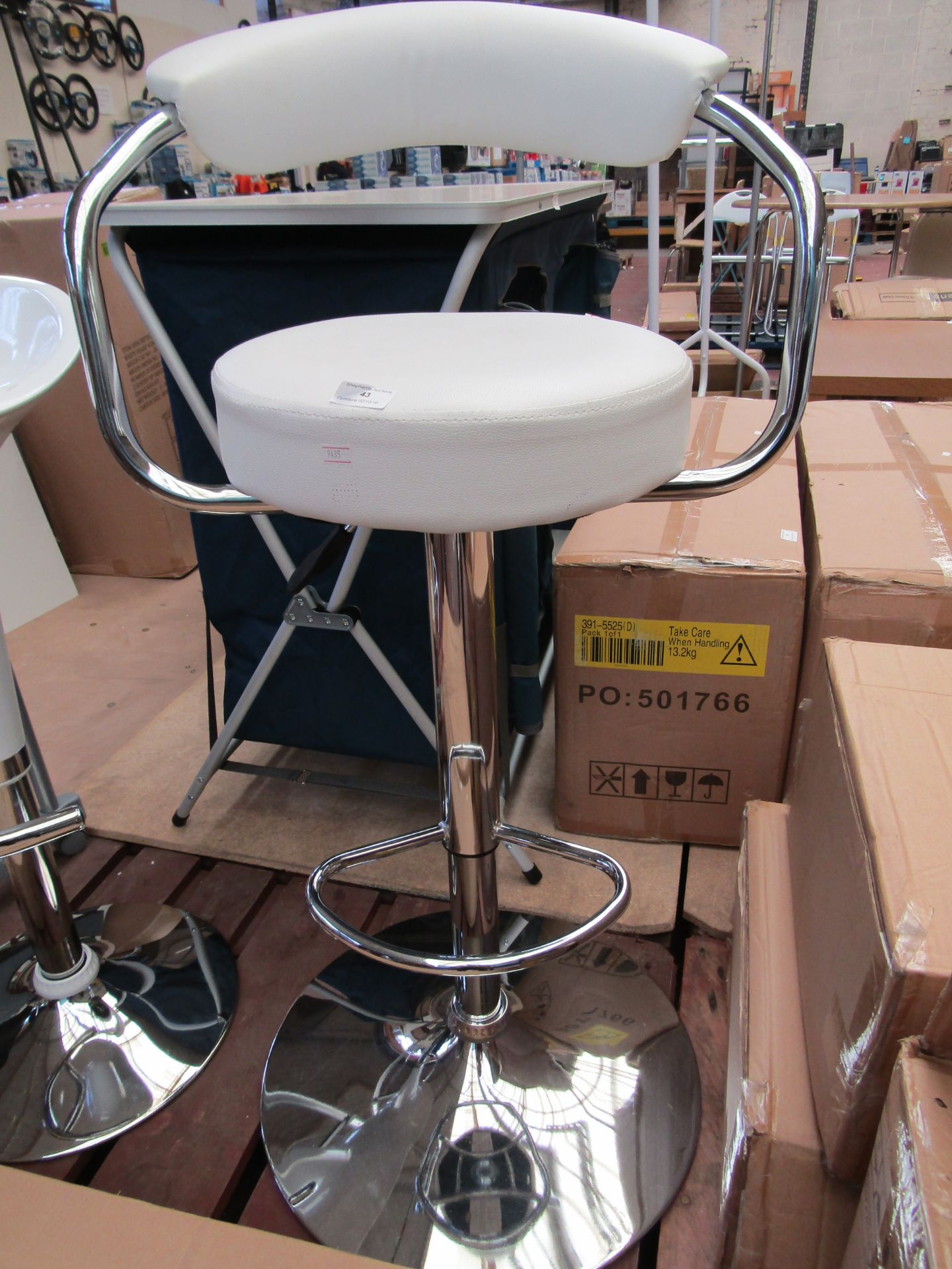 Collection Executive White Gas Lift Bar Stool. Size H85, W52, D48cm. Please Note Pictures are for - Image 2 of 2