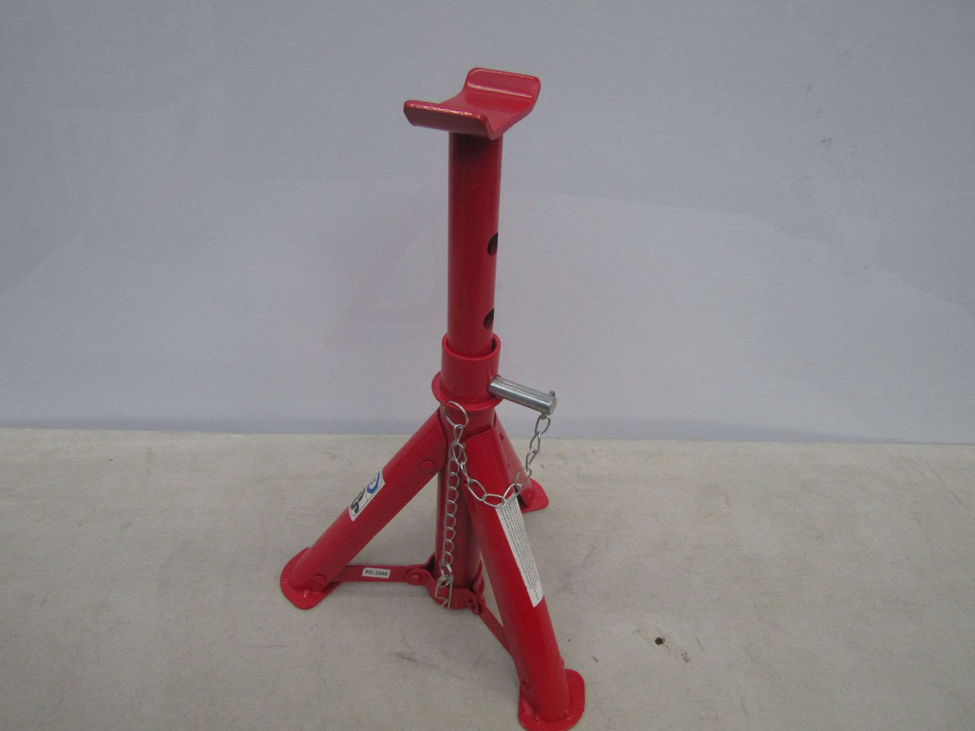 Pair of 2 tonne folding axle stands, unused.