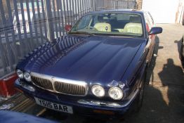 Y615 BAR – Jaguar XJ8 Auto with V5 - No keys