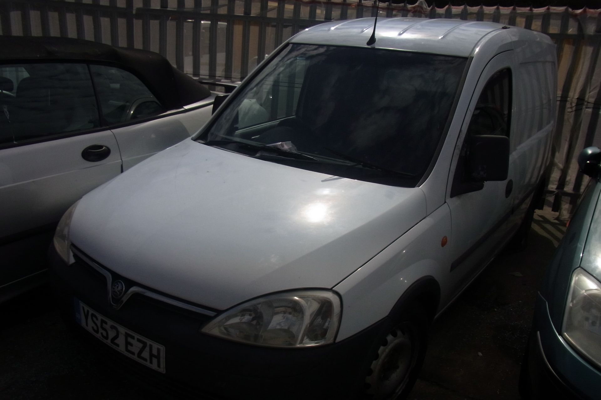 YS52 EZH - Vauxhall Combo 1700 DI - Image 2 of 2