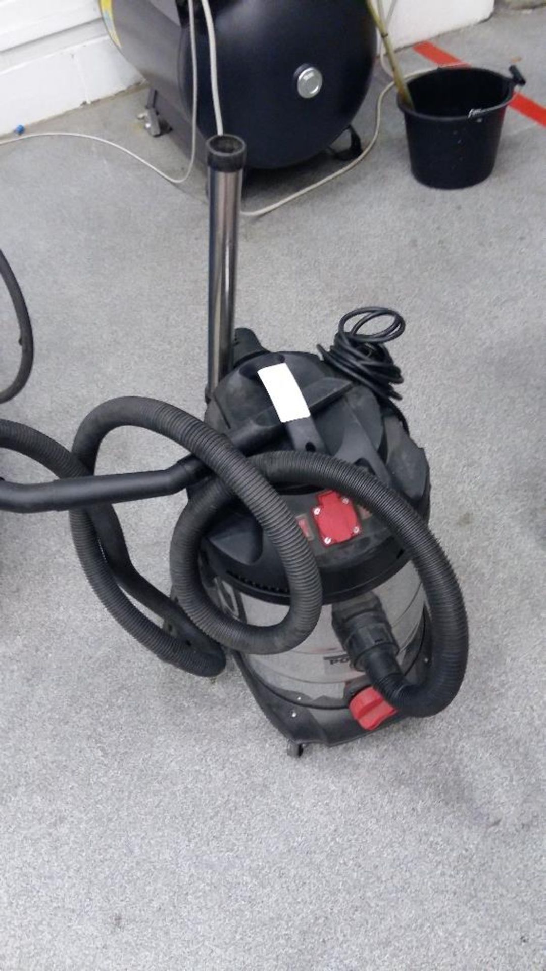 Sealey Power Clean PC300SD Auto vacuum cleaner - Image 2 of 2