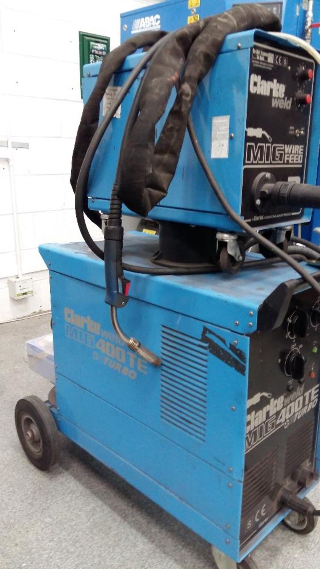 Clarke Weld Mig 400 TE turbo mig welder & Mig Wire Feed 2 unit - Image 5 of 9