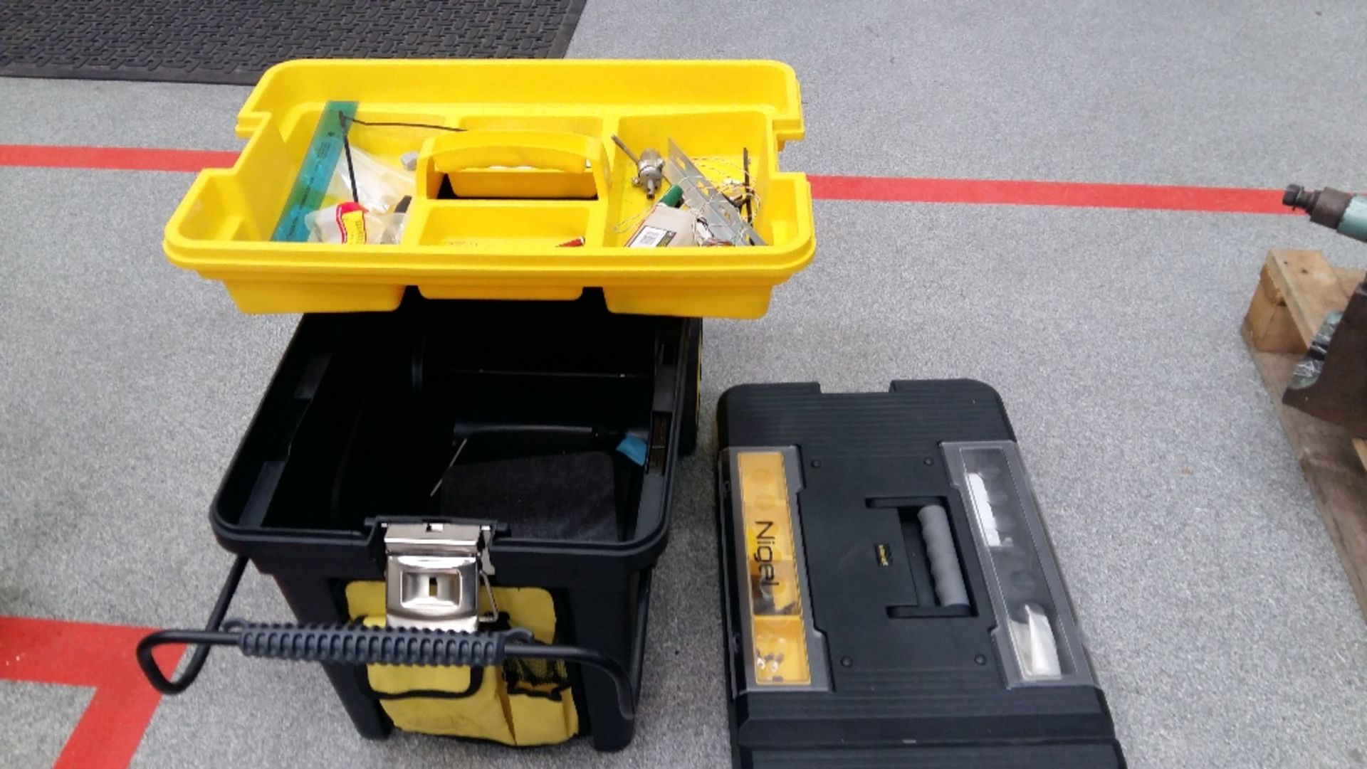 Stanley Pro Mobile Tool Chest - Image 2 of 5