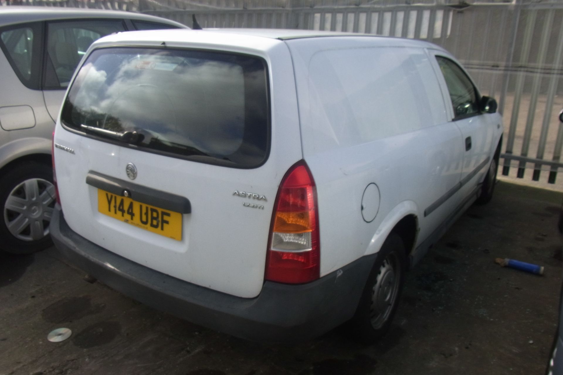 Y144 UBF - Vauxhall Astra Envoy DTI - Image 2 of 3