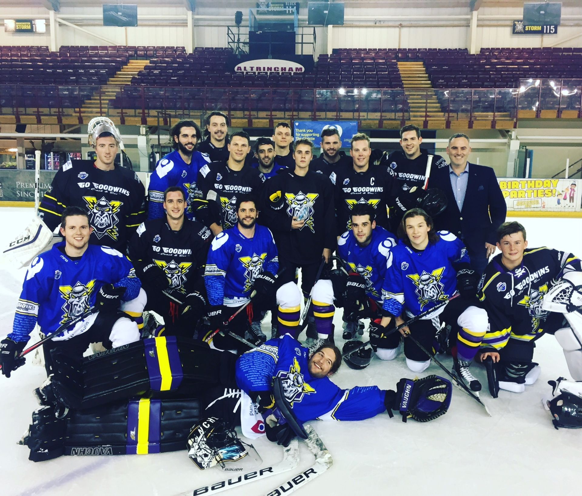 Personalised Justin Bieber Signed & Framed Manchester Storm Ice Hockey Shirt - Image 3 of 6