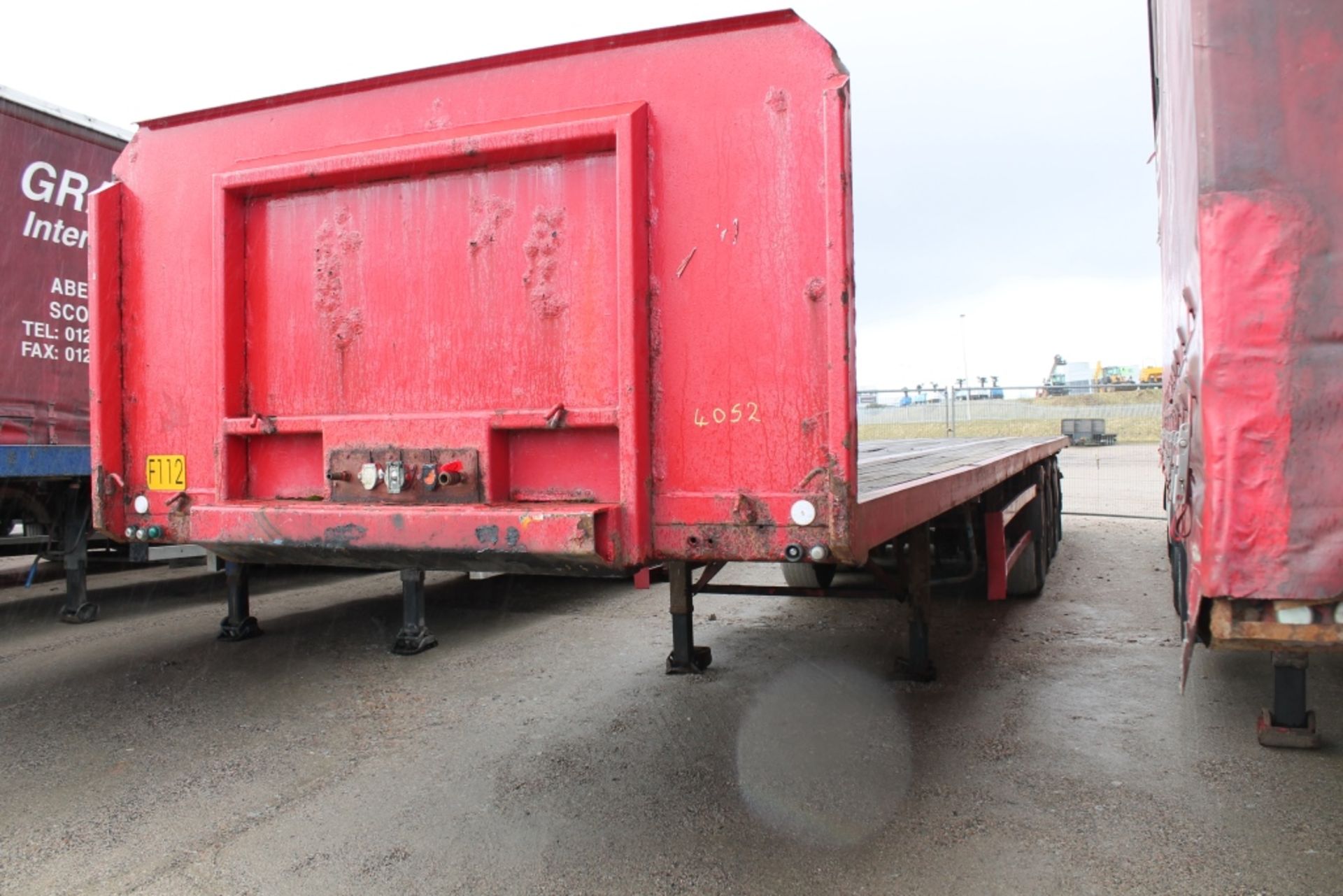 45 FT FLAT TRAILER (RED)