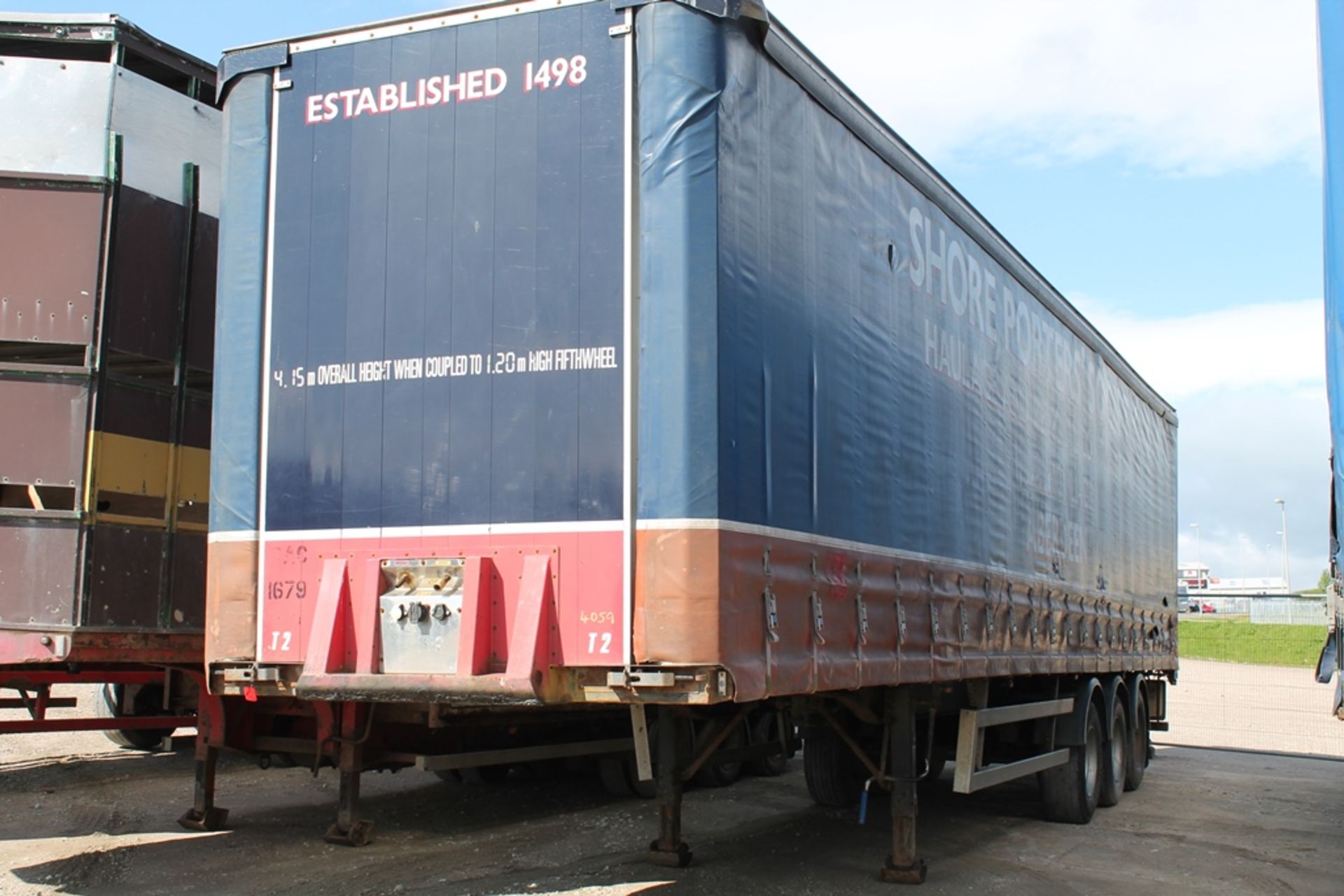 45 FT CURTAINSIDE TRAILER