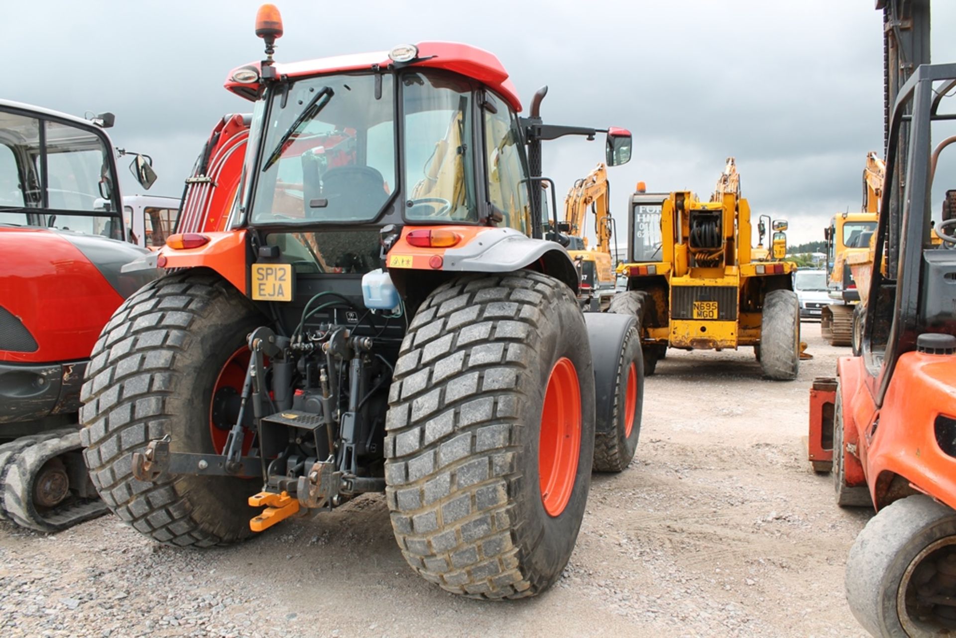 Kubota M8540 - 3769cc 2 Door Tractor - Image 3 of 6