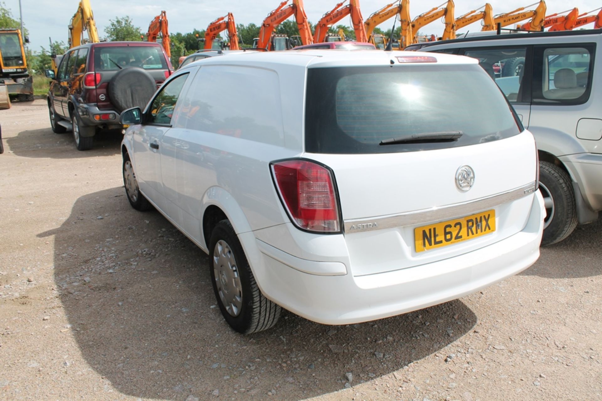 Vauxhall Astra Club Ecoflex - 1686cc 2 Door Van - Image 2 of 4