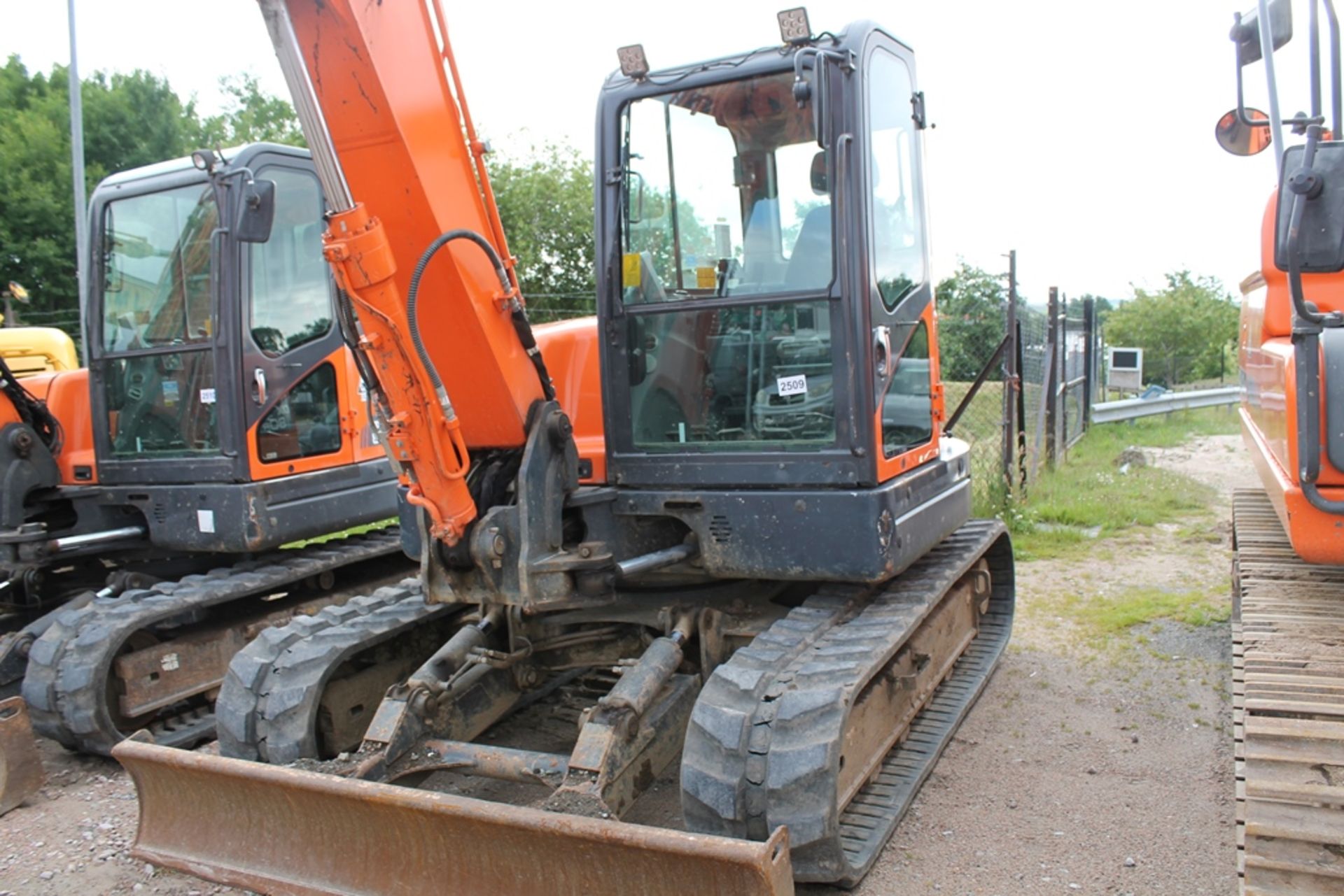 Doosan DX80R, Year 2012, Displays 3696 hours - not warranted, c/w 3 buckets, - Image 3 of 9