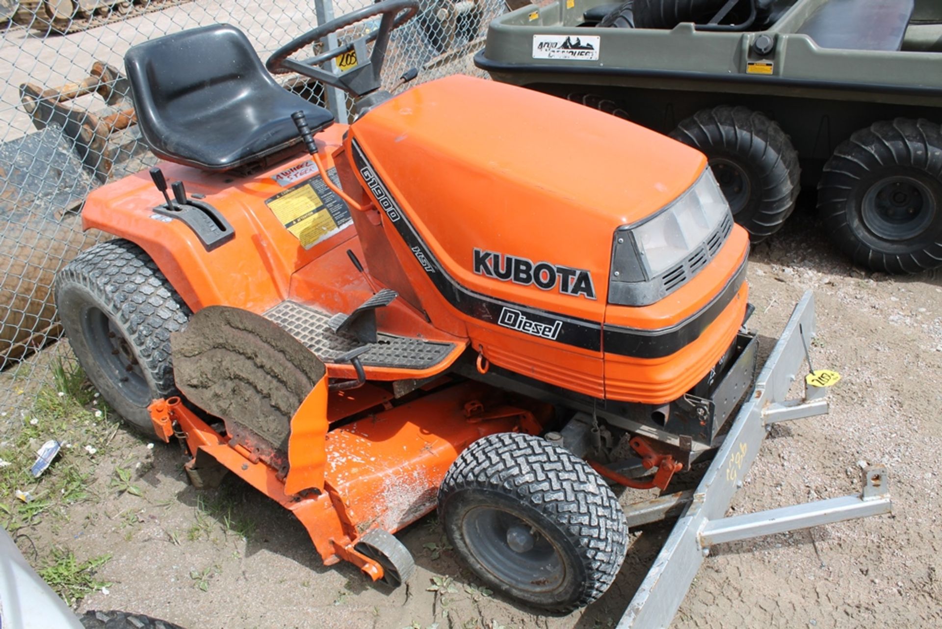 KUBOTA RIDE ON MOWER C/W SCRAPER ATTACHMENT KEY IN P/CABIN