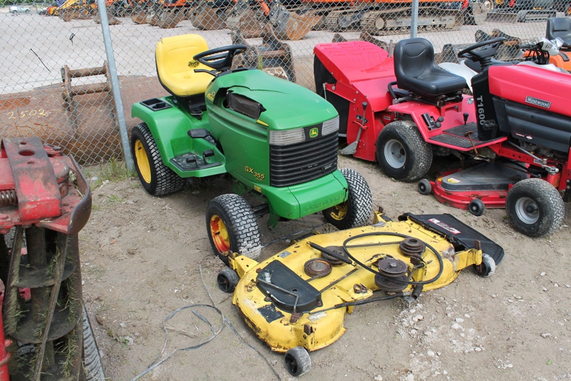 JOHN DEERE EX355 RIDE ON MOWER KEY IN P/CABIN