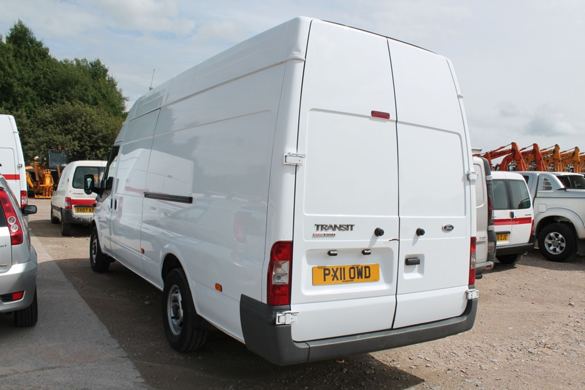 Ford Transit 115 T350l Rwd - 2402cc 2 Door Van - Image 2 of 4