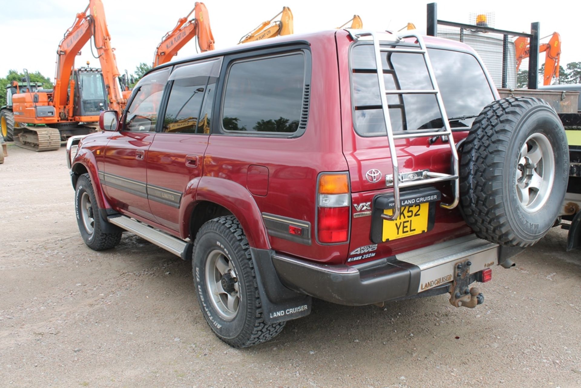 Toyota Land Cruiser - 4160cc 5 Door Estate - Image 2 of 4