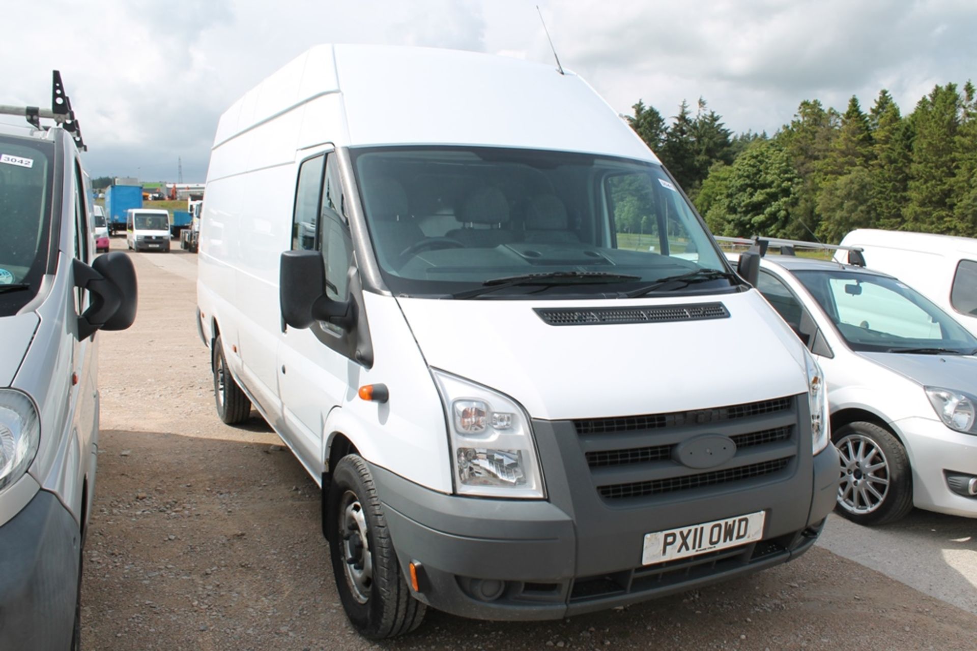 Ford Transit 115 T350l Rwd - 2402cc 2 Door Van - Image 4 of 4