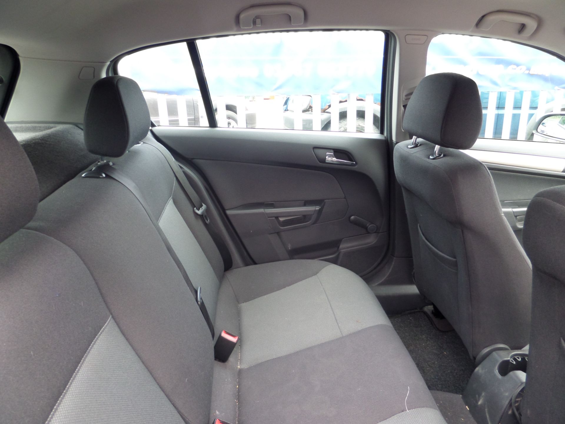 Vauxhall Astra Club - 1598cc 5 Door - Image 7 of 8