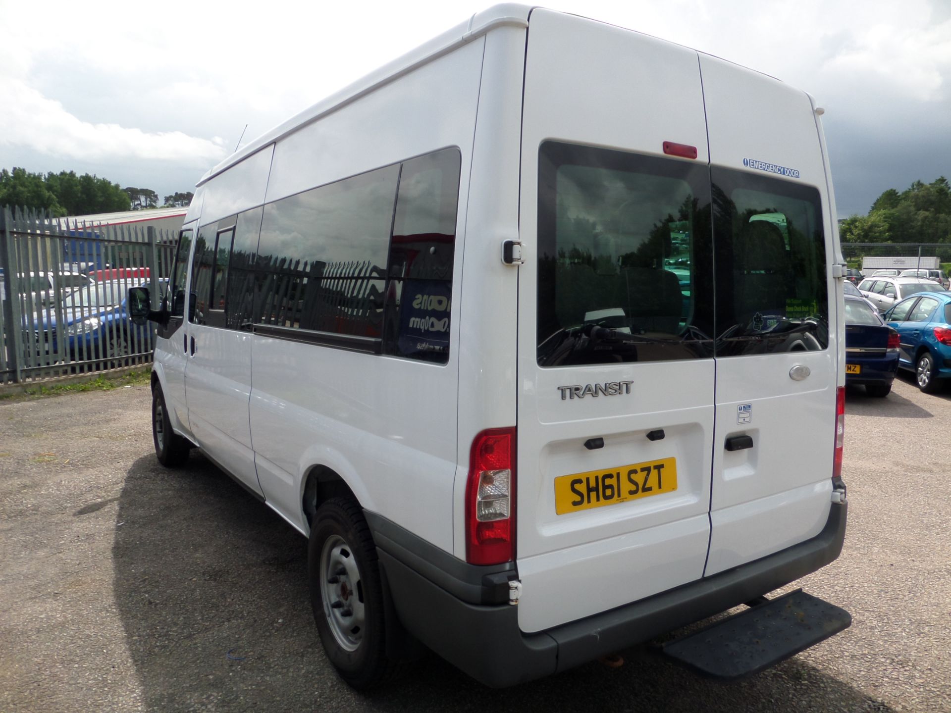 Ford Transit 115 T350 Rwd - 2402cc Minibus - Image 4 of 9