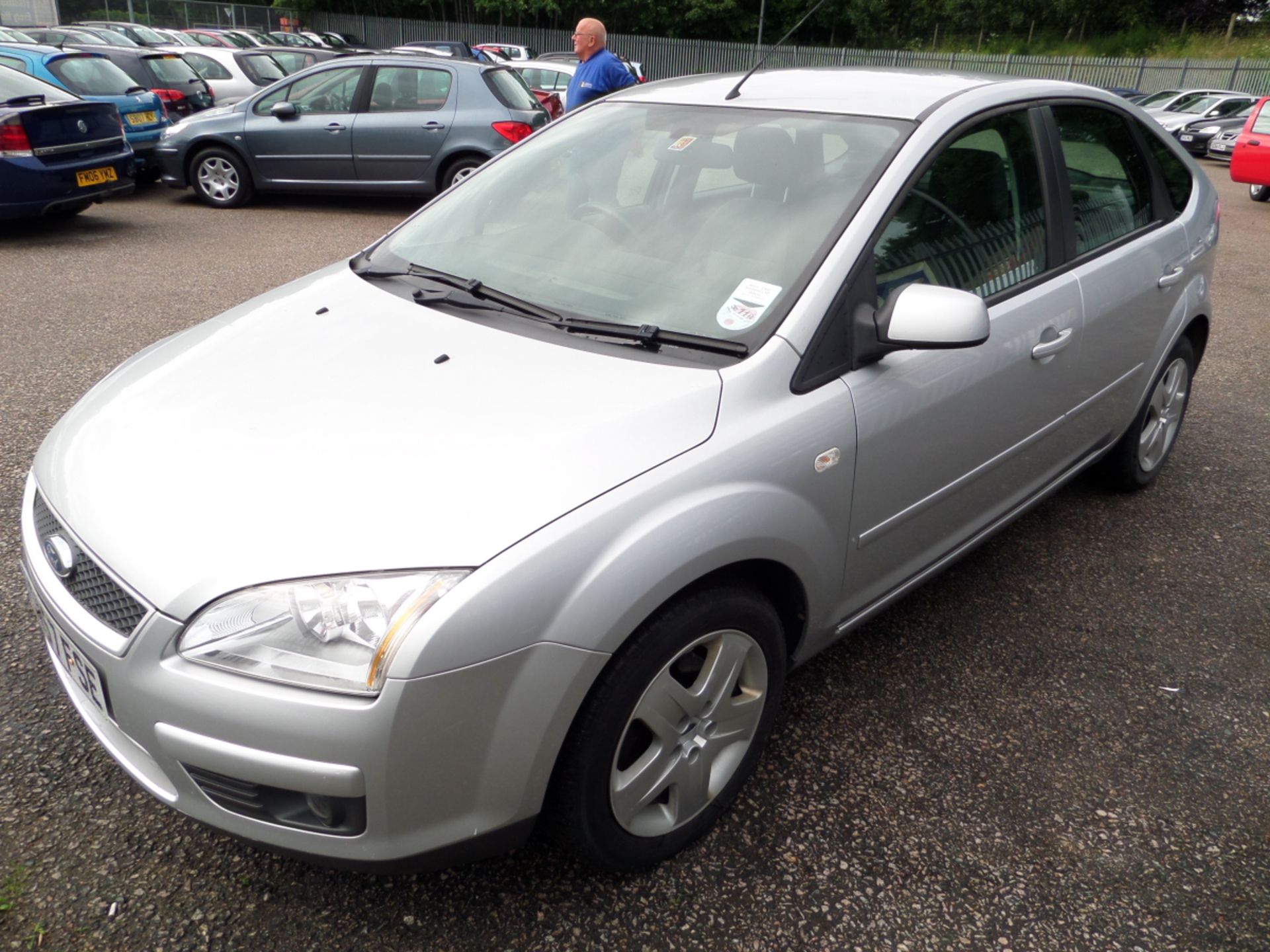 Ford Focus Style 125 - 1798cc 5 Door - Image 3 of 11