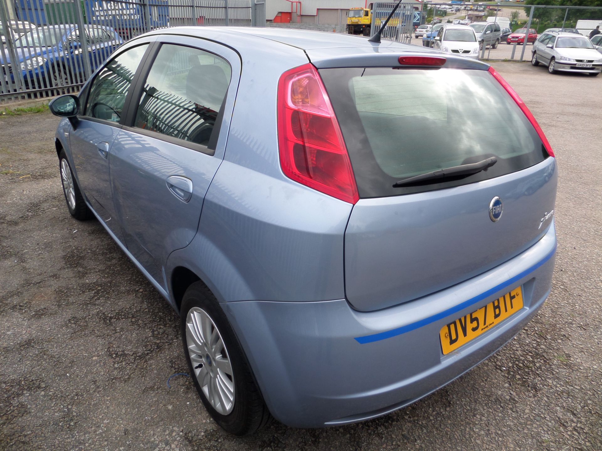 Fiat Punto Dynamic M-jet 16v - 1248cc 5 Door - Image 5 of 12