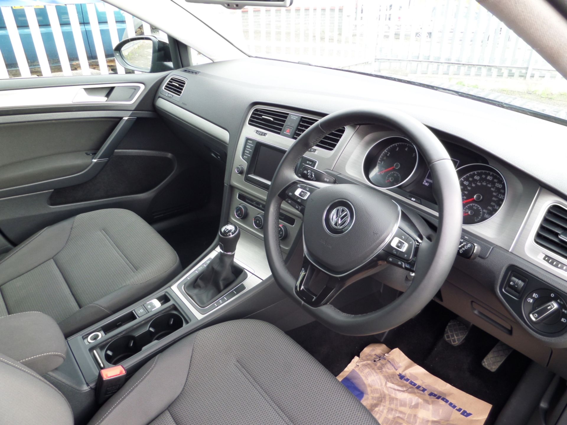 Volkswagen Golf Match Bluemotion Tec - 1395cc 5 Door - Image 6 of 8