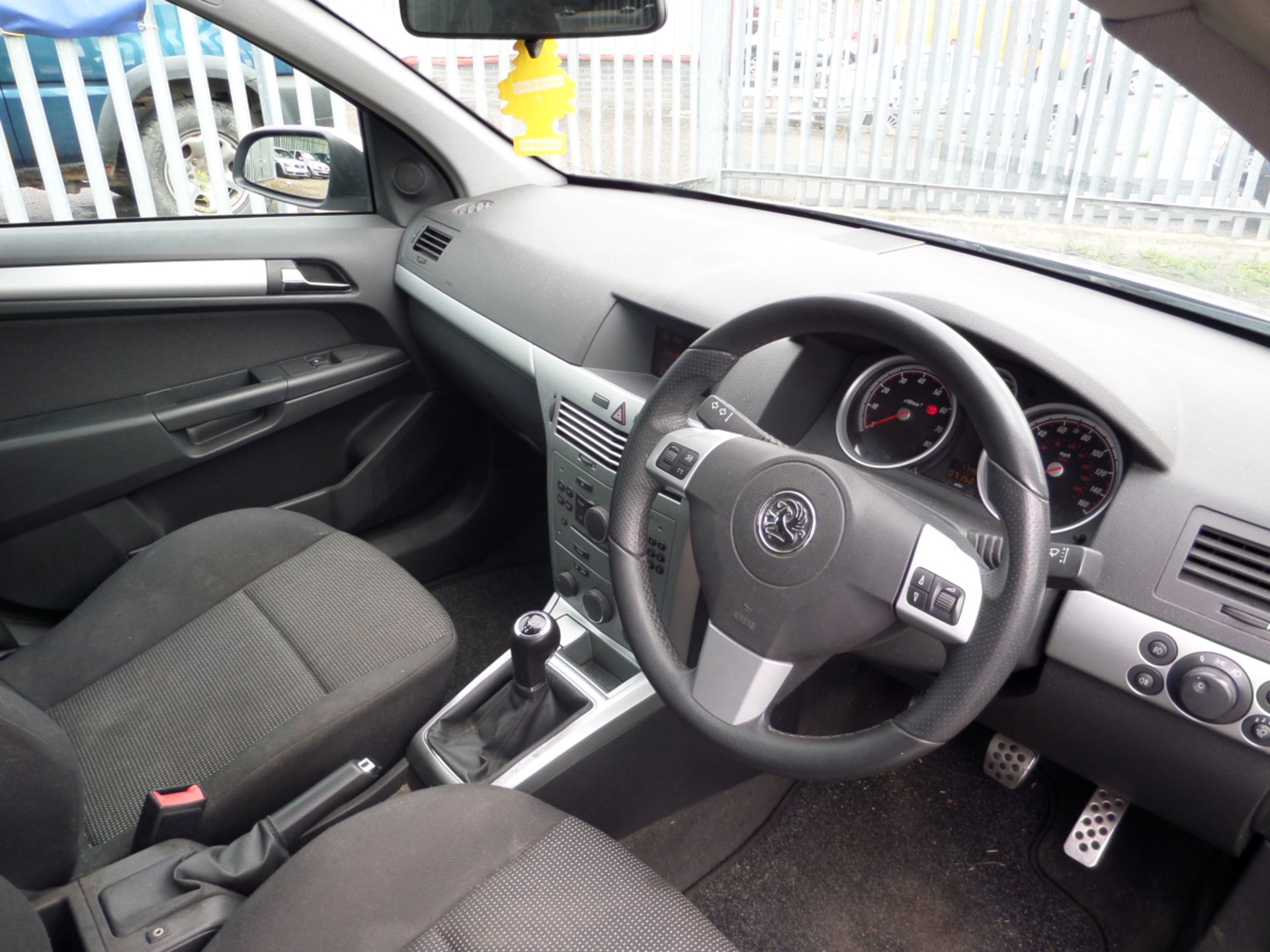 Vauxhall Astra Sxi - 1598cc 5 Door - Image 7 of 9