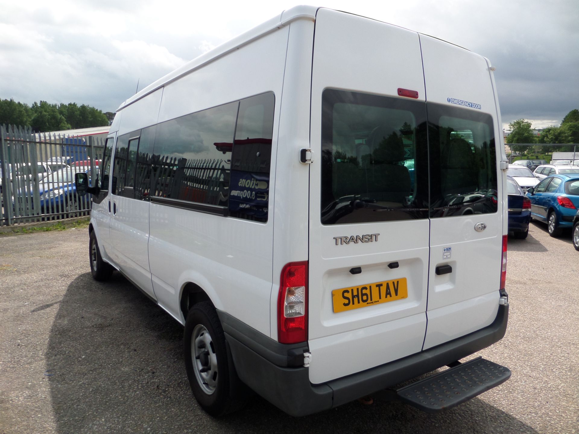 Ford Transit 115 T350 Rwd - 2402cc Minibus - Image 3 of 9