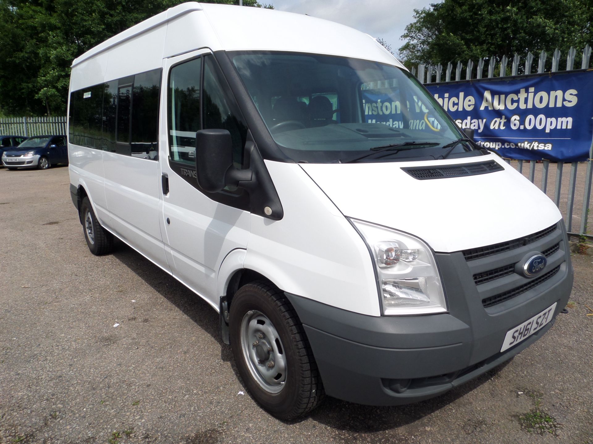 Ford Transit 115 T350 Rwd - 2402cc Minibus