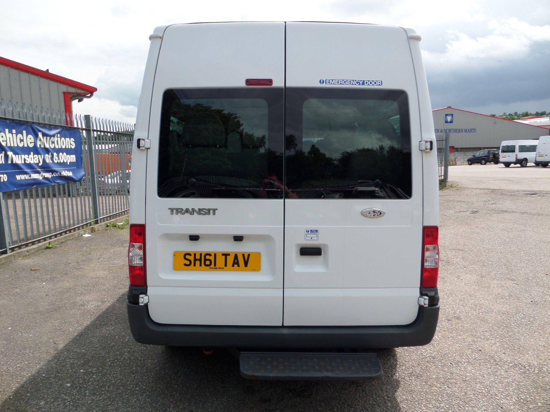 Ford Transit 115 T350 Rwd - 2402cc Minibus - Image 4 of 9