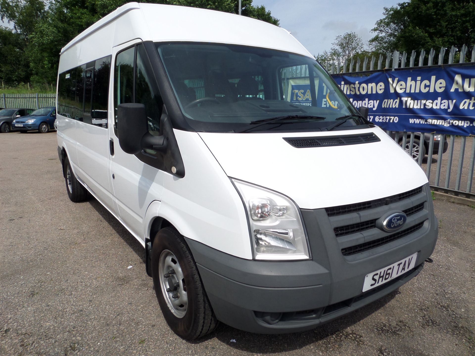 Ford Transit 115 T350 Rwd - 2402cc Minibus