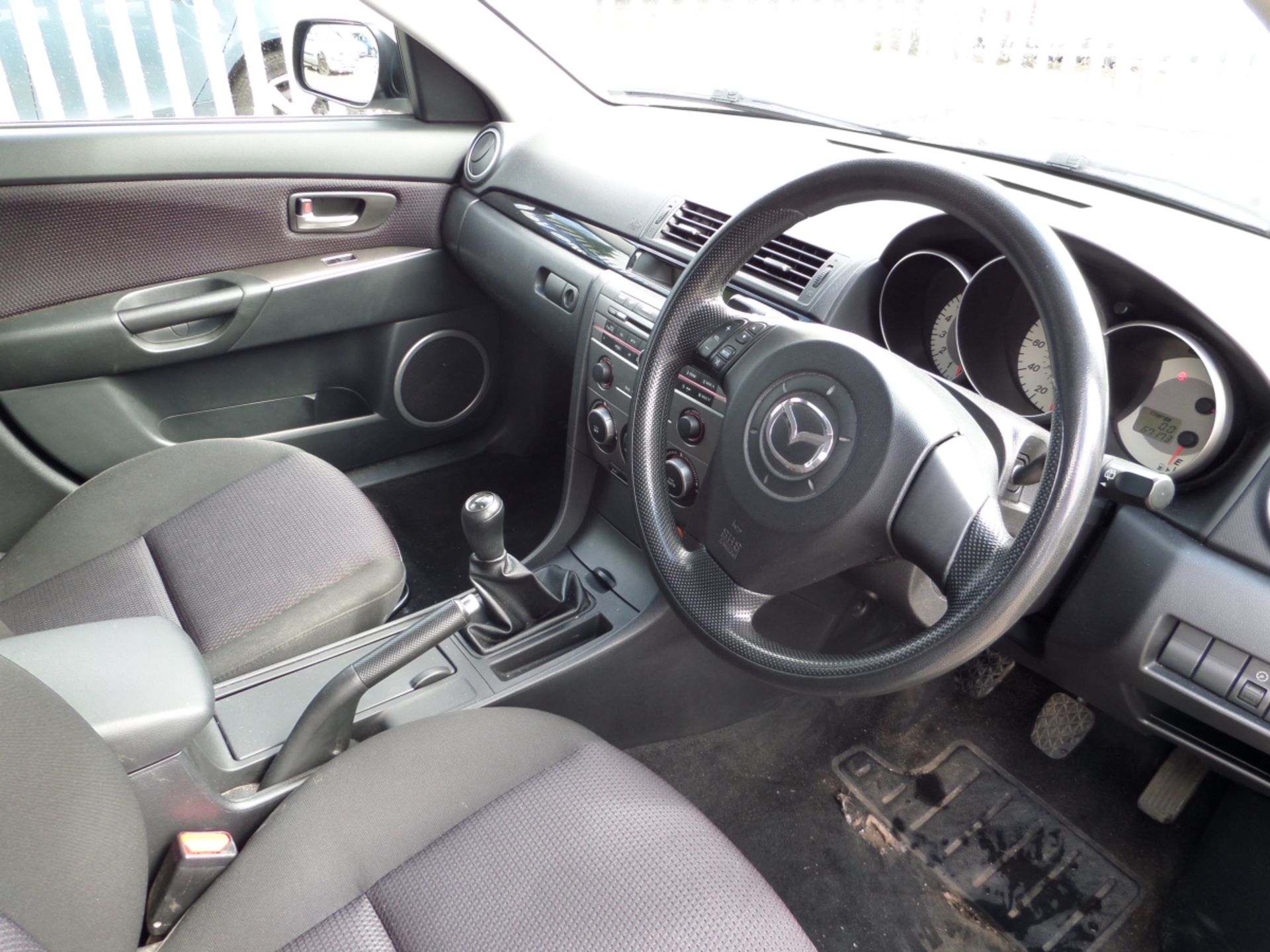 Mazda 3 Ts - 1598cc 5 Door - Image 9 of 11