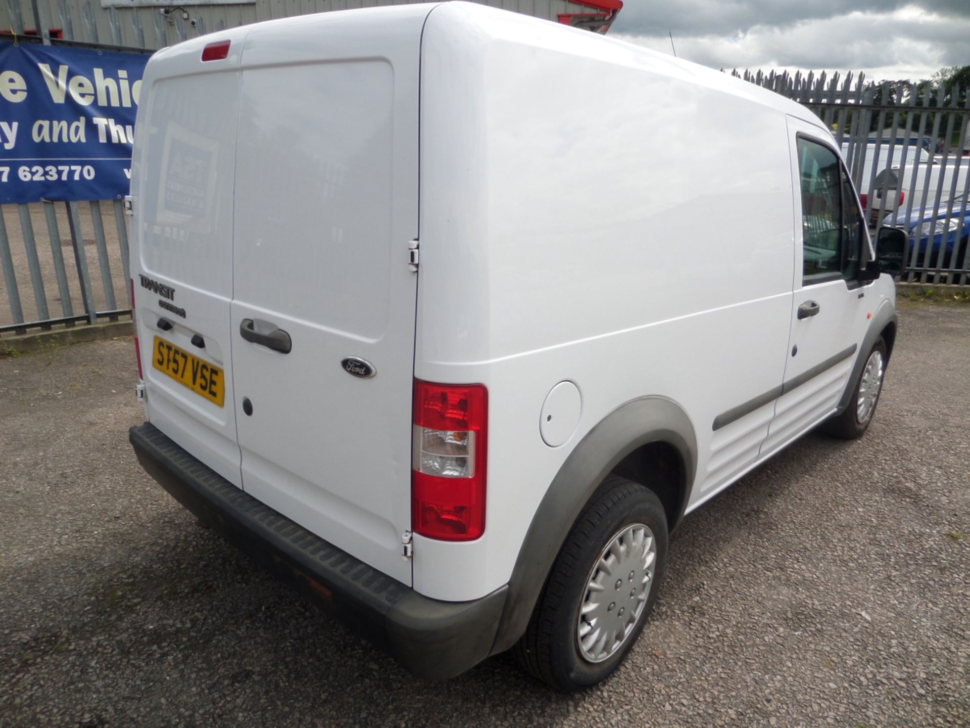 Ford Transit Conn T200 L75 - 1753cc 2 Door Van - Image 6 of 9