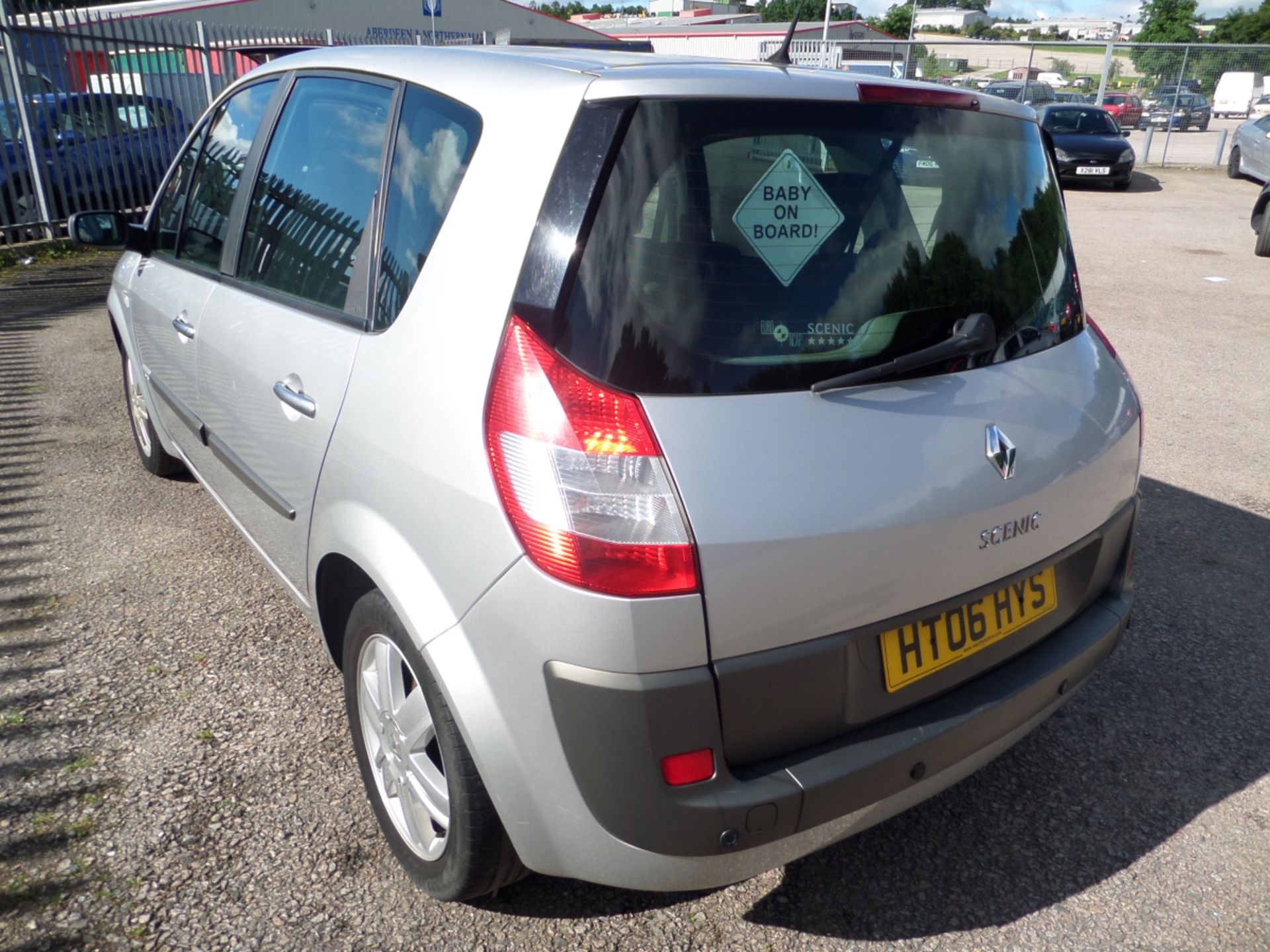 Renault Scenic Dynamique Vvt - 1598cc MPV - Image 4 of 10