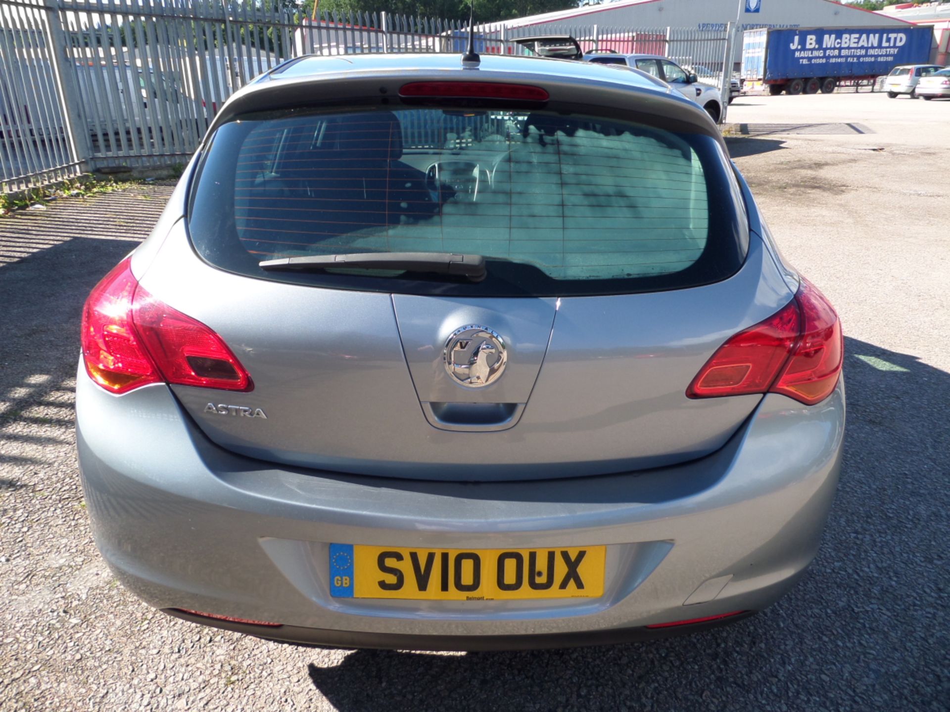 Vauxhall Astra Exclusiv 98 - 1398cc 5 Door - Image 4 of 11