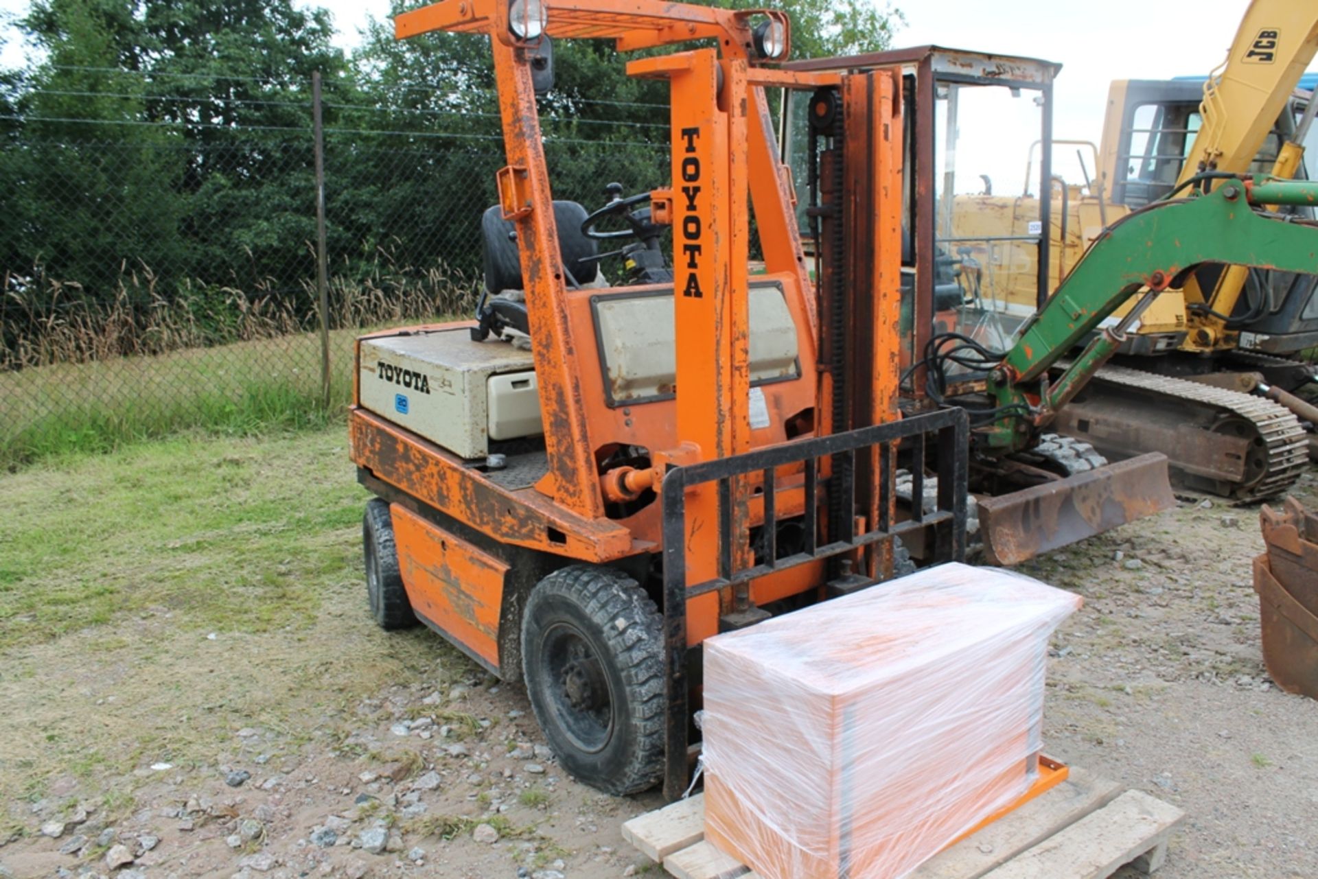 TOYOTA FORKLIFT, 3FB 20, , NO VAT, 5% + Vat Buyers Premium Applies - Image 4 of 6