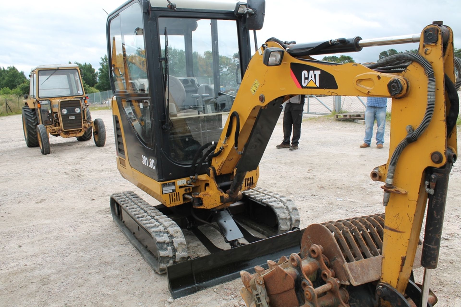 CATERPILLAR 301.8, , C/W 5 BUCKETS, , PLUS VAT - Image 5 of 6