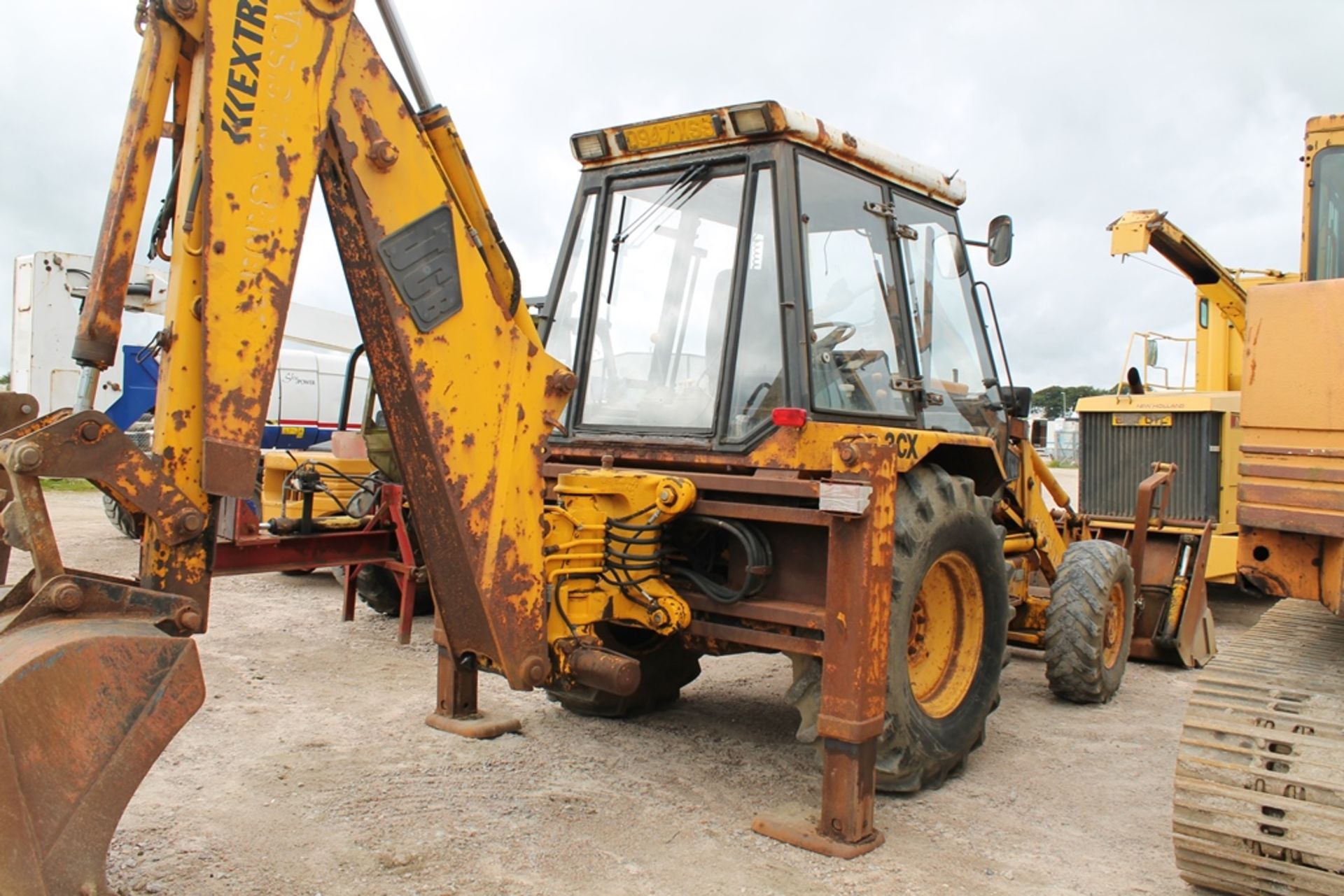 Jcb Digger 3CX 2 Door Tractor - Image 5 of 7