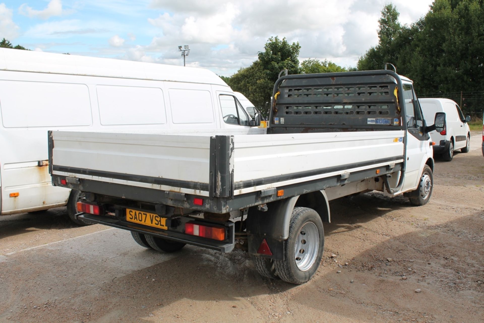 Ford Transit 100 T350l Rwd - 2402cc 2 Door Van - Image 3 of 4