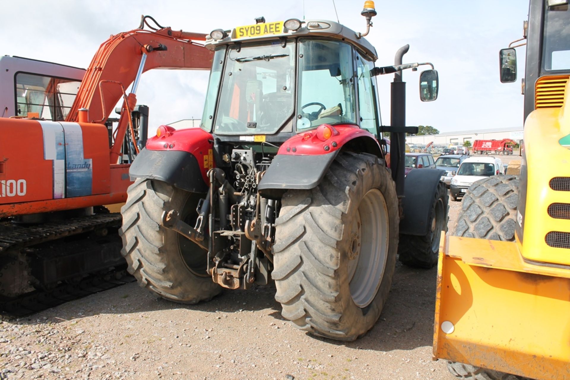 Massey Ferguson 5465 - 6600cc 2 Door Tractor - Image 3 of 6