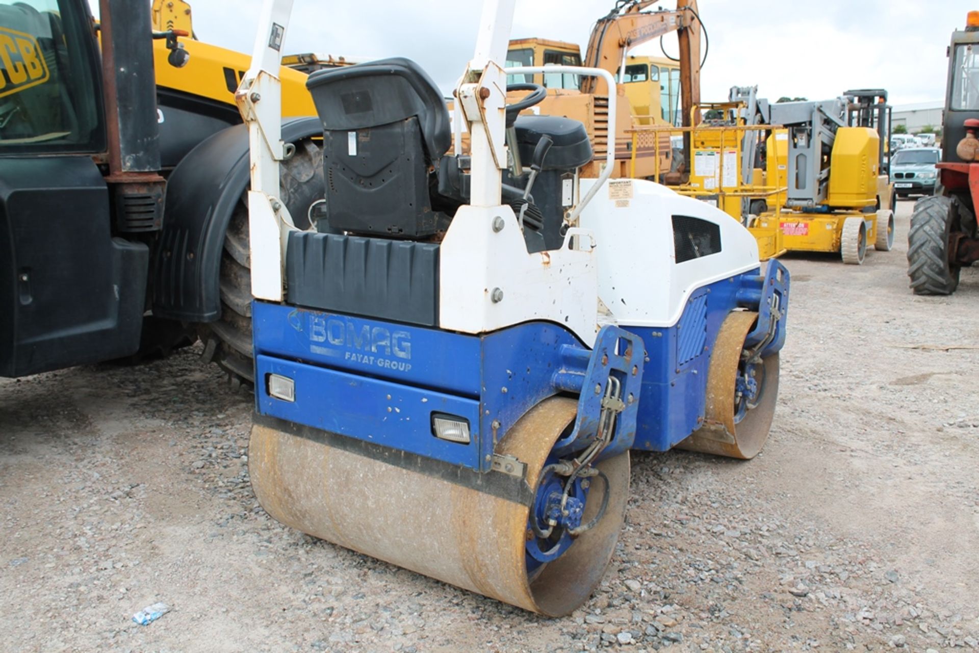 BOMAG VIBRATING ROLLER BW120, , PLUS VAT - Image 3 of 5