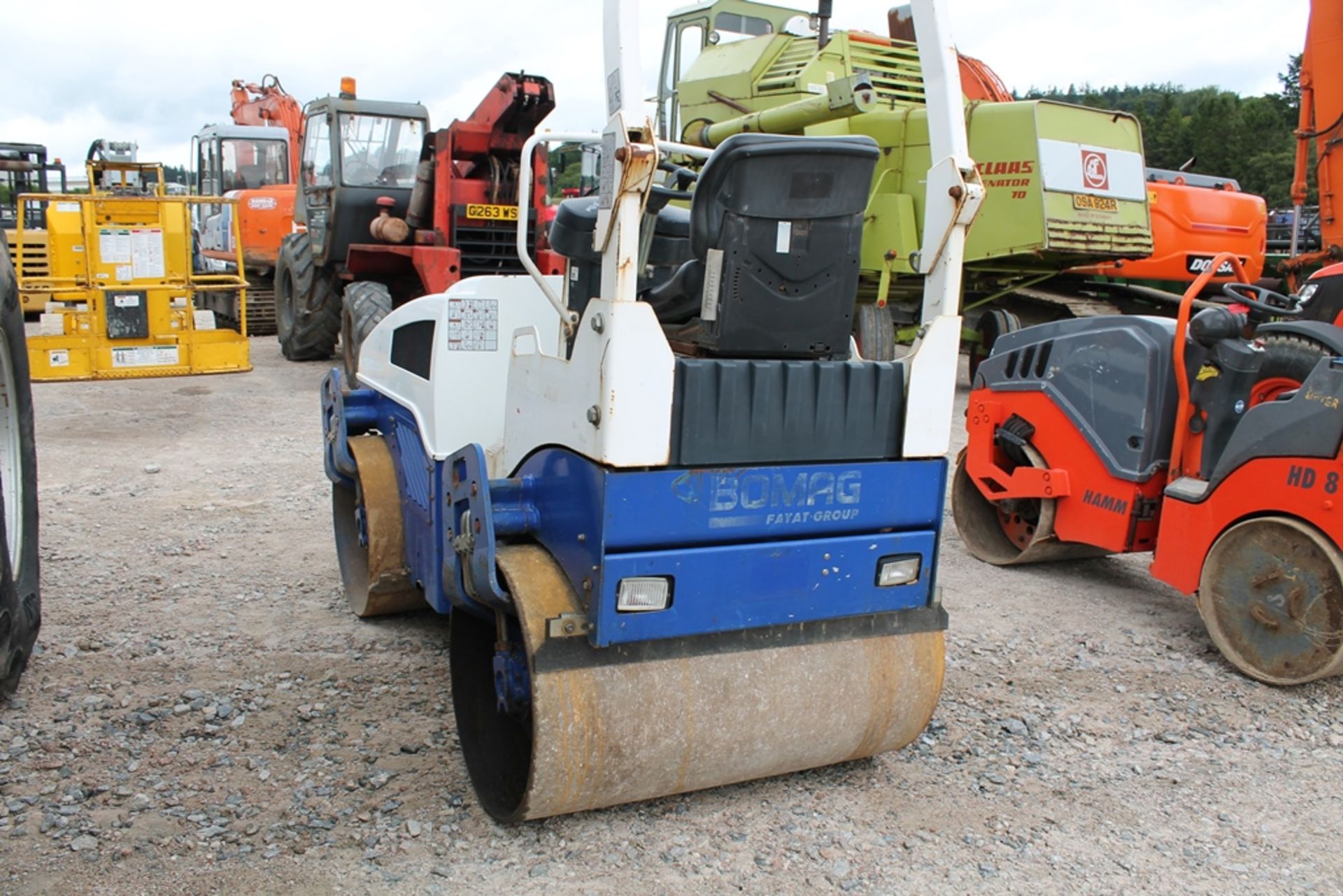 BOMAG VIBRATING ROLLER BW120, , PLUS VAT - Image 2 of 5