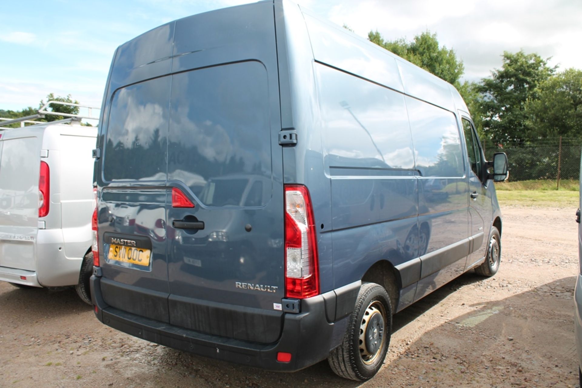 Renault Master Mm33 Dci 100 - 2298cc Van - Image 3 of 4