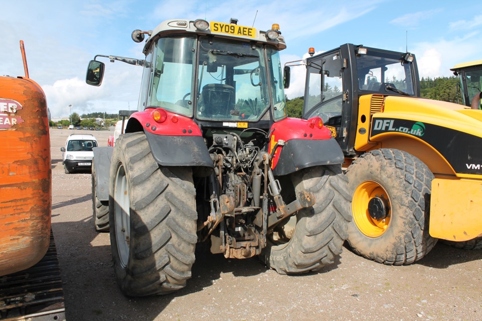 Massey Ferguson 5465 - 6600cc 2 Door Tractor - Image 2 of 6