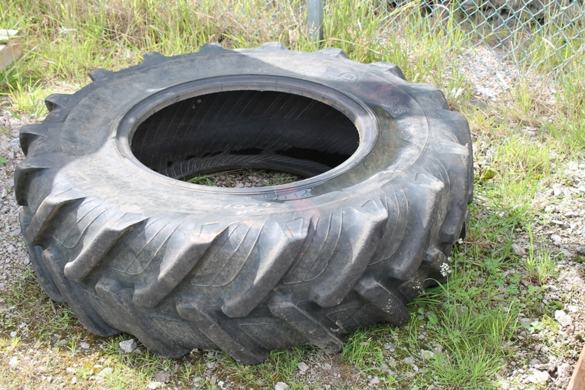 14.9 X R24 FOUR WHEEL DRIVE FRONT TYRE