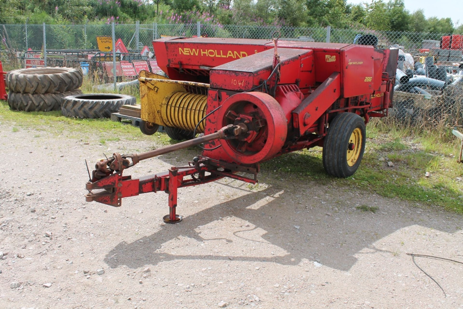 NEW HOLLAND 286 BALER WITH PTO & MANUAL IN P/CABIN