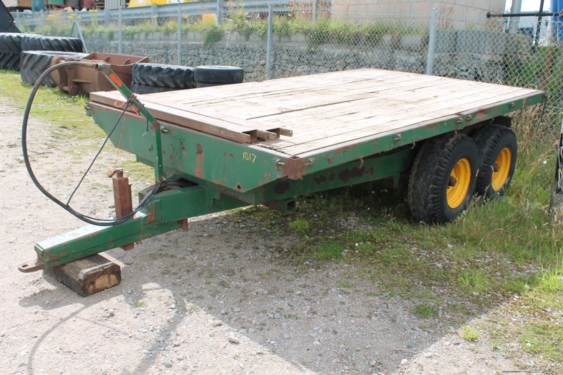 FRASER TANDEM AXLE FLA T TRAILER