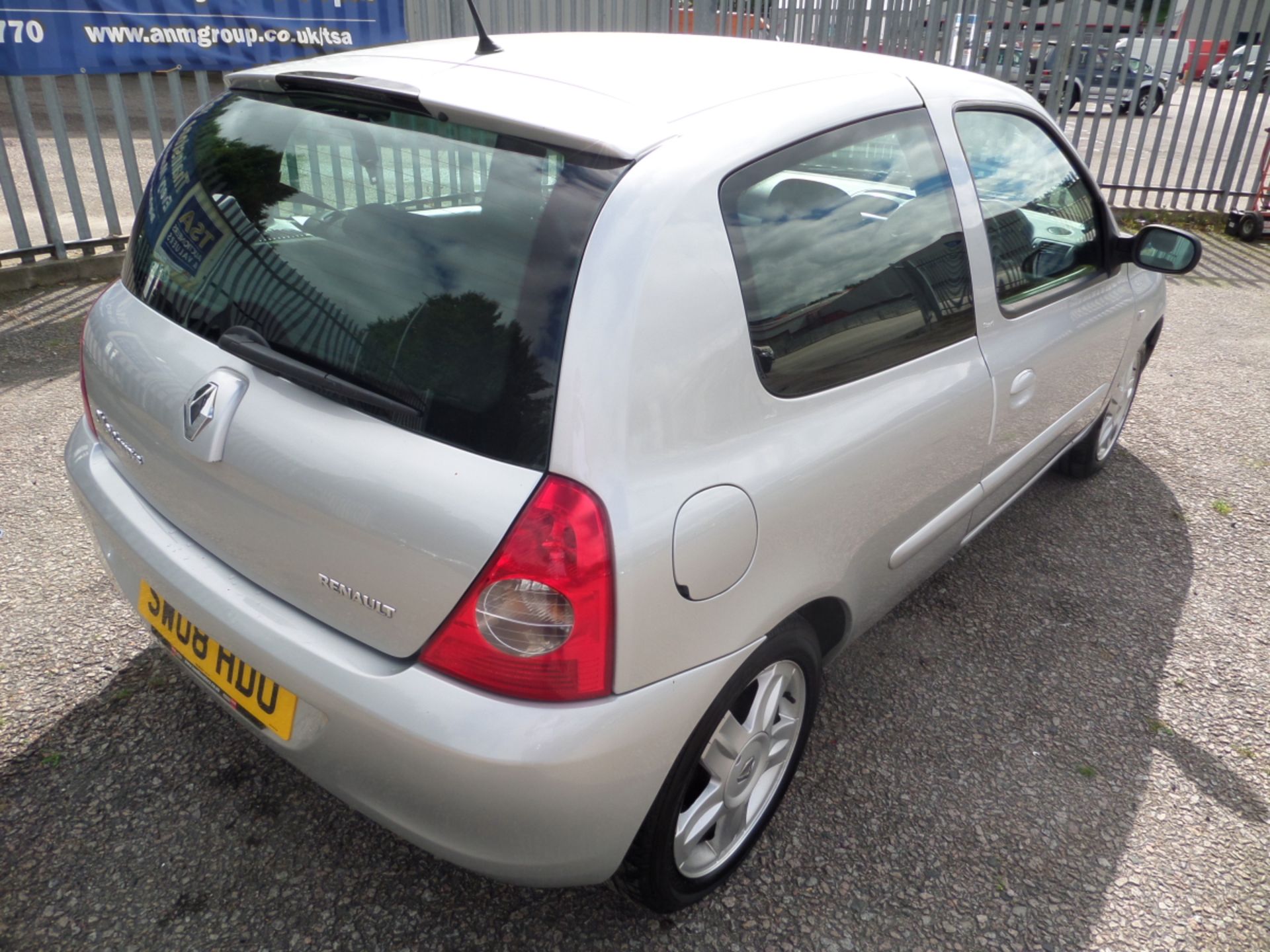 Renault Clio Campus Sport 16v - 1149cc 3 Door - Image 5 of 7